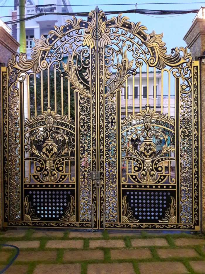 Công trình Cửa cổng hợp kim nhôm đúc quận Bình Tân